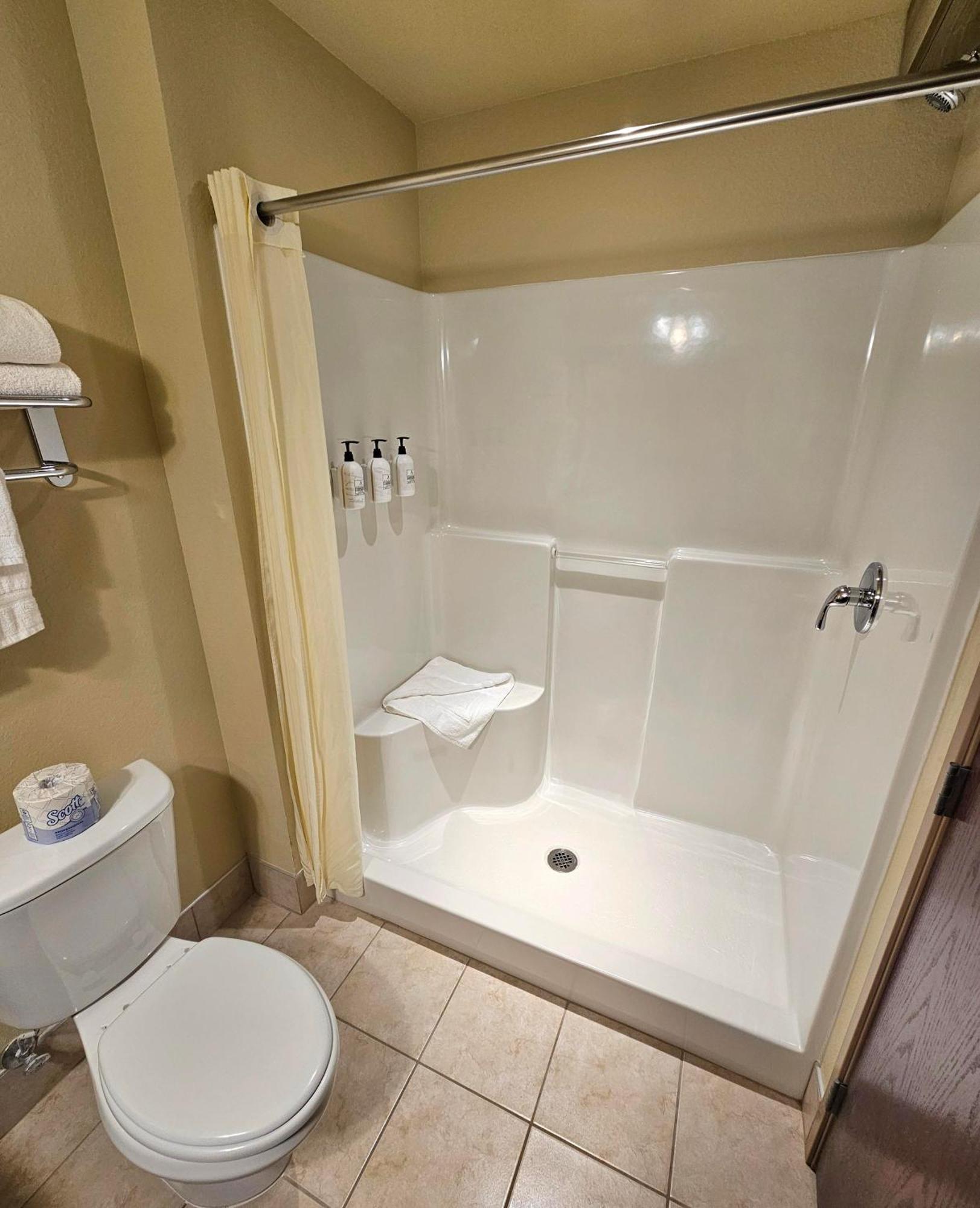 Cobblestone Inn&Suites - Clintonville Extérieur photo