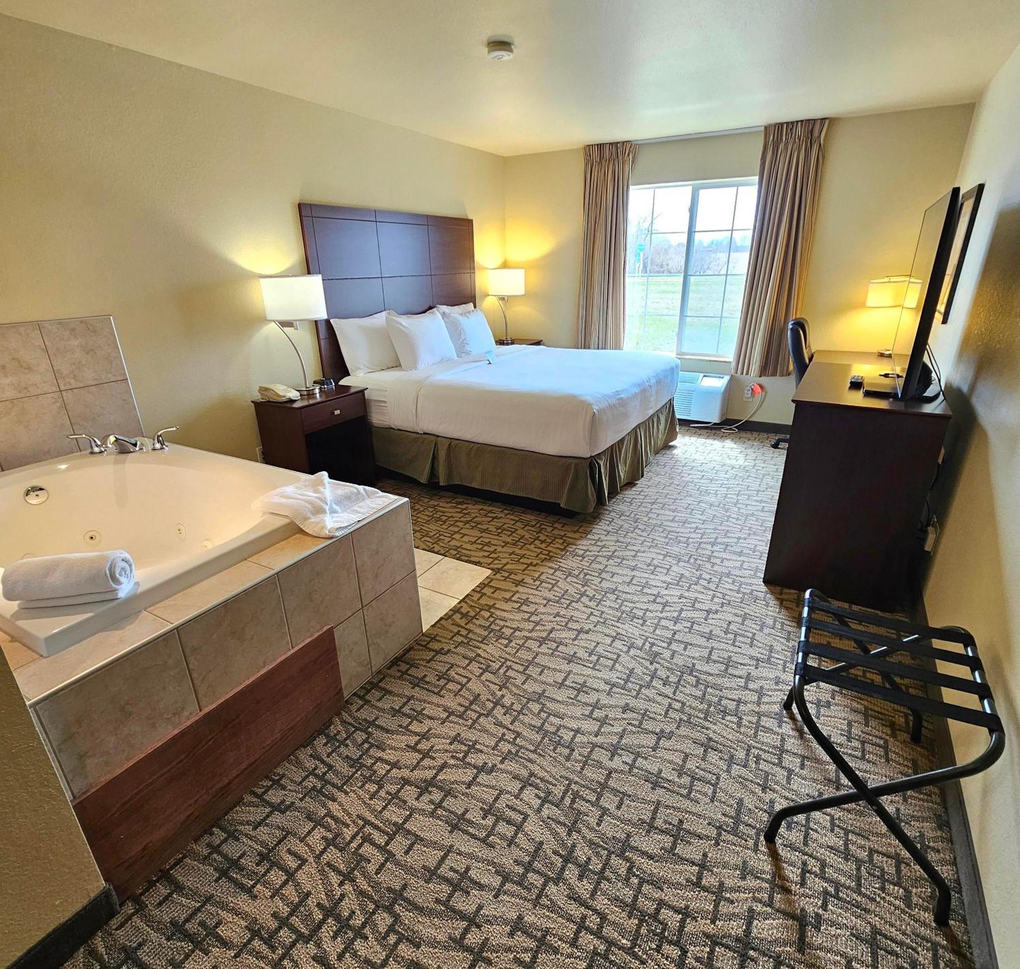 Cobblestone Inn&Suites - Clintonville Extérieur photo
